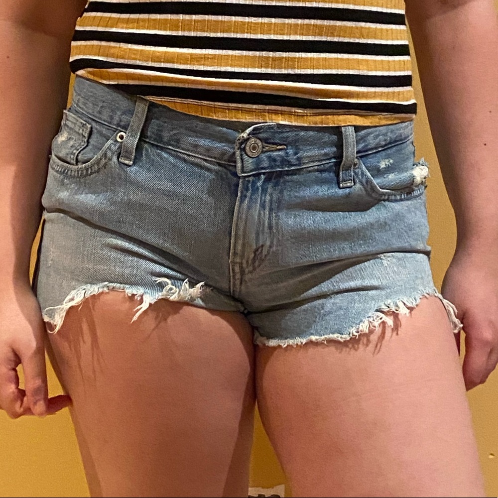 Levi’s low rise denim shorts